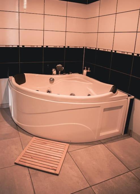 Apartamento Dependance Chaleureuse Et Calme Champagneux Exterior foto